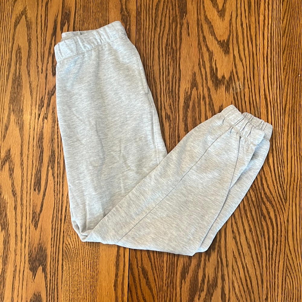 grey sweatpants
